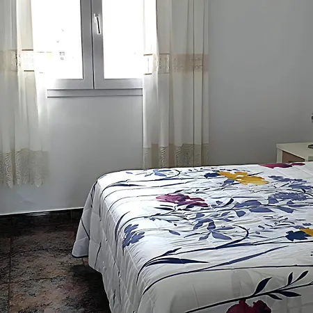Con Terraza Y Vistas Al Mar